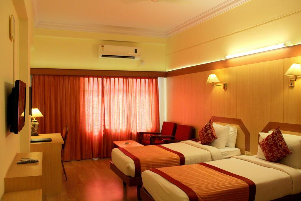 Yasodha Towers Hotel Hosūr Quarto foto